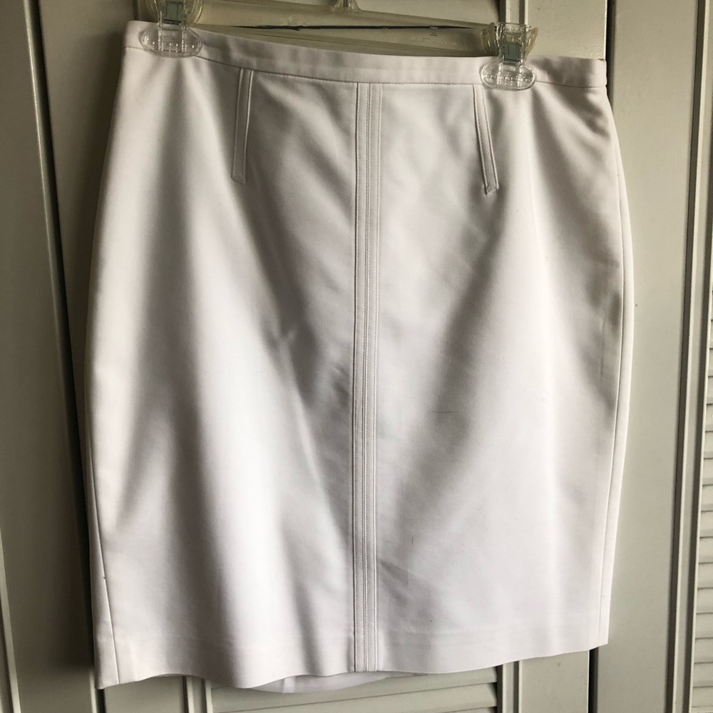 Ann Taylor white skirt, size 8p
